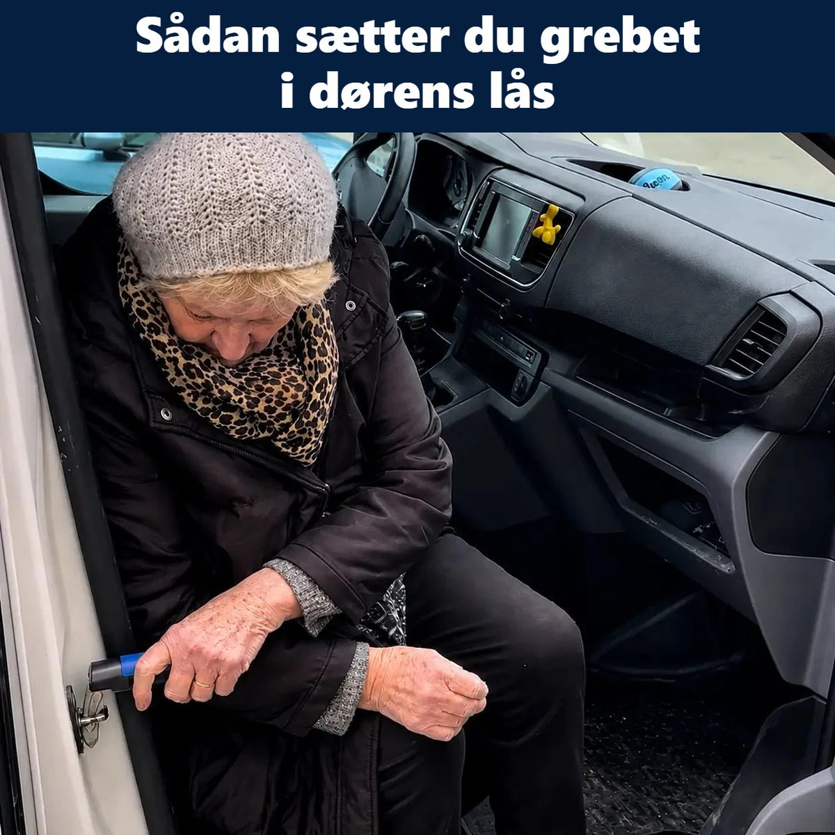 Sådan sætter du grebet i dørens lås